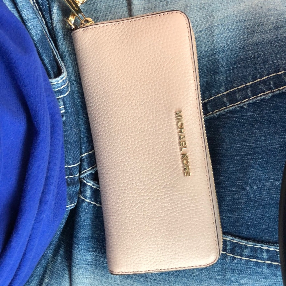 MK wristlet